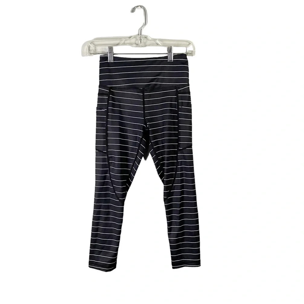 Zyia Active Striped Crop Athletic Athleisure Loungewear Leggings w/ Pockets 2
